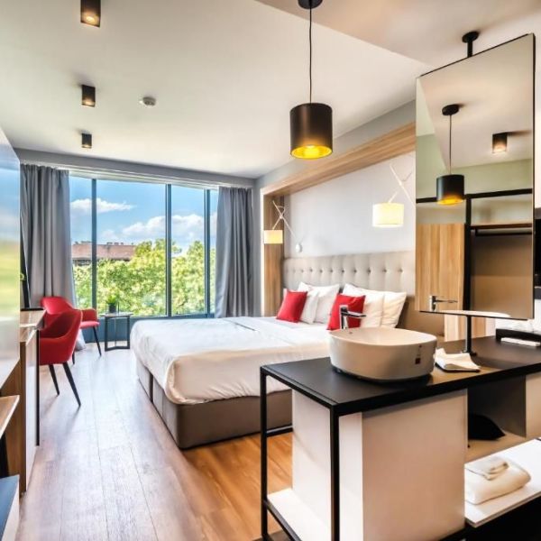 up-hotel.jpg